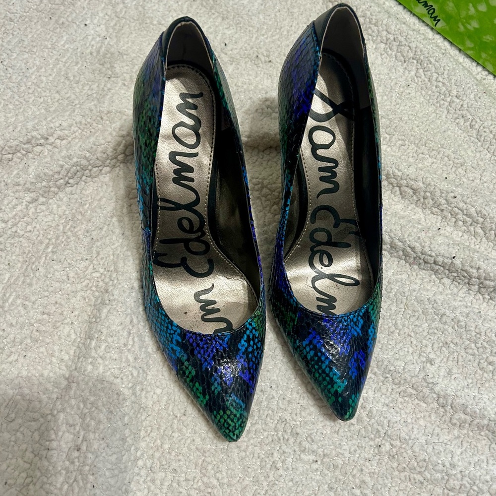 Sam Edelman Women's Multicolor Snakeskin Pumps - Picture 2 of 5